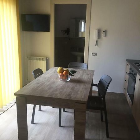 Casa Vacanze La Pergola@ Villa แตร์ราซีนี ภายนอก รูปภาพ